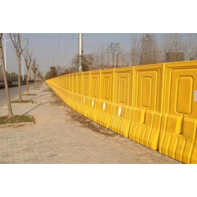 昭通市公路高栏水马厂家_道路围栏水马_厂家_价格